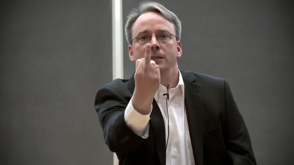 Linus Torvalds declara la guerra a los parches triviales generados por IA