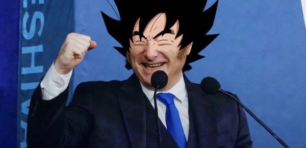 Macron y la primera ministra de Japón recrean el Kame Hame Ha en una rueda de prensa