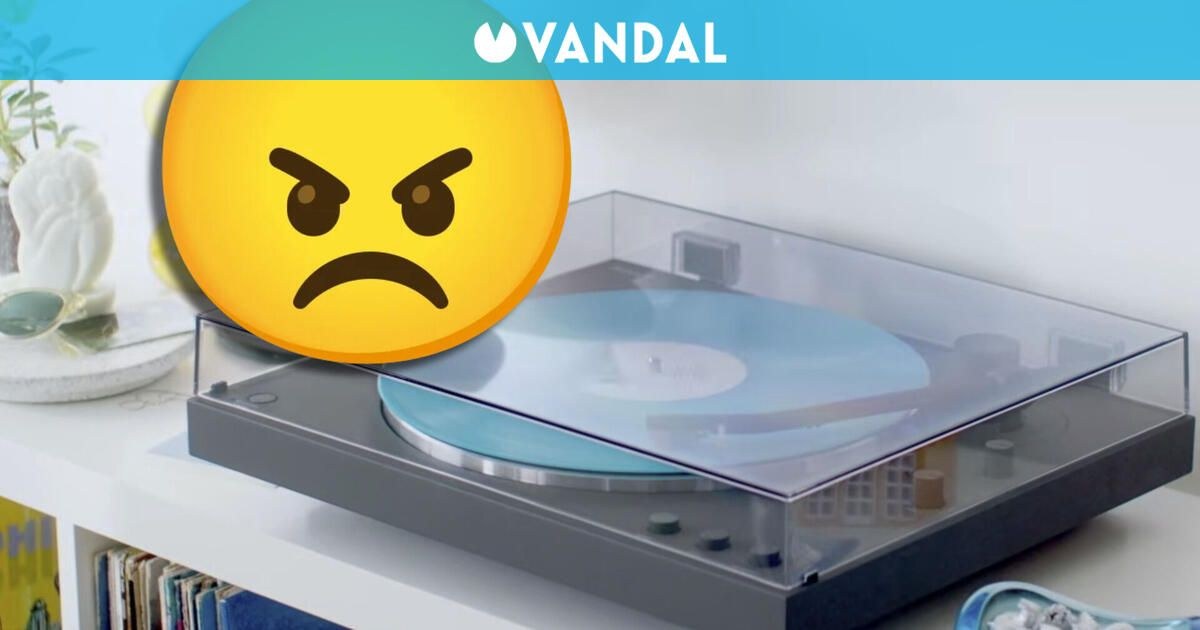 Sony lanza un tocadiscos y los fans de PlayStation se enfadan por dejar los discos