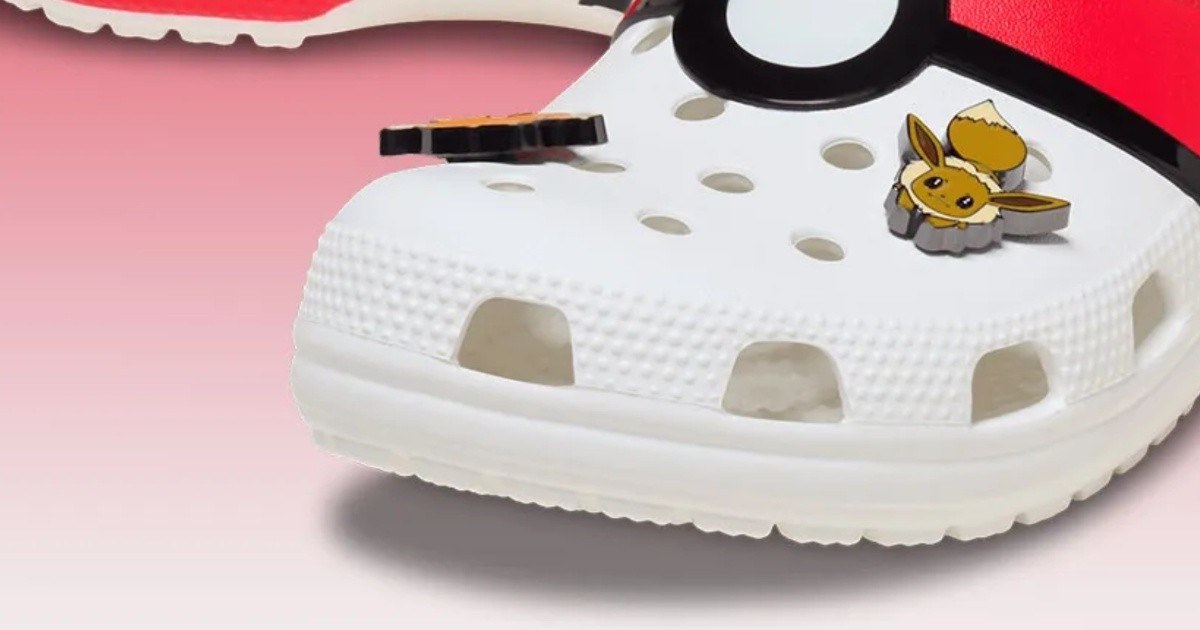 Crocs celebra los 30 años de Pokémon con unos zuecos inspirados en la Pokéball
